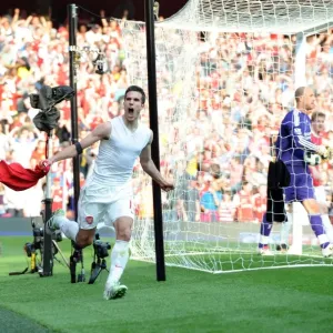 Robin van Persie's Thrilling Goal: Arsenal 1 - 1 Liverpool, Barclays Premier League, Emirates Stadium, 17/4/11