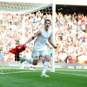 Robin van Persie's Thrilling Goal: Arsenal vs. Liverpool, Barclays Premier League (April 17, 2011)