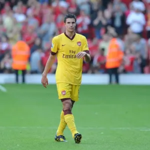 Robin van Persie's Thrilling Stalemate: Arsenal vs Liverpool, 2010-11 Premier League