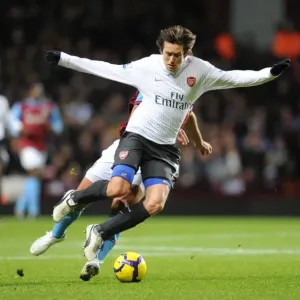 Rosicky vs. Petrov: A Battle of Midfield Maestros in the 0-0 Stalemate at Villa Park, Premier League 2010