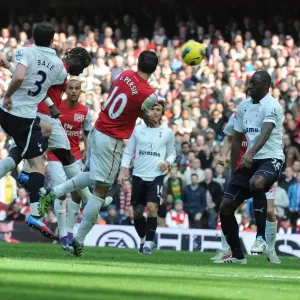 Sagna Scores the Opener: Arsenal vs. Tottenham, Premier League 2011-12