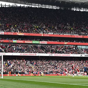 Saka Scores Penalty: Arsenal Tops Manchester United in Thrilling Premier League Clash