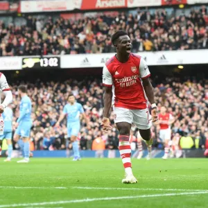 Saka's Stunner: Arsenal's Triumph Over Manchester City