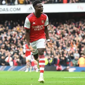 Saka's Thrilling Strike: Arsenal's Comeback Victory Over Manchester City in Premier League