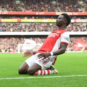 Saka's Thrilling Strike: Arsenal's Epic Victory Over Manchester City in Premier League Showdown