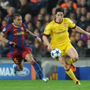 Samir Nasri (Arsenal) Daniel Alves (Barcelona). Barcelona 3: 1 Arsenal. UEFA Champions League