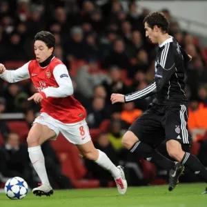 Samir Nasri (Arsenal) Sasa Ilic (Partizan). Arsenal 3: 1 Partizan Belgrade Samir Nasri (Arsenal) Sasa Ilic (Partizan). Arsenal 3: 1 Partizan Belgrade