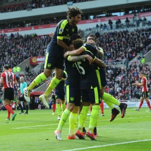 Sanchez, Oxlade-Chamberlain, Elneny: Arsenal's Goal Celebration vs Sunderland (2016-17)