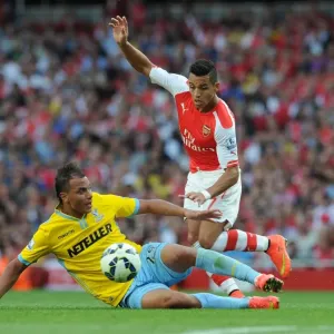 Sanchez vs. Chamakh: A Battle of Arsenal Talents at Emirates Stadium