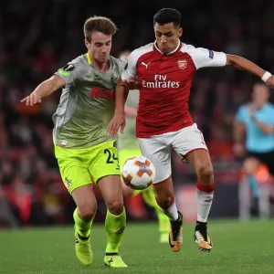 Sanchez vs. Klunter: A Star-Studded Clash in Arsenal's Europa League Battle