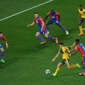 Sanchez vs. Zaha: A Premier League Battle at Selhurst Park