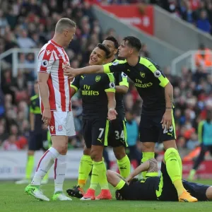 Sanchez and Xhaka Clash with Shawcross: Stoke City vs Arsenal, Premier League 2016-17