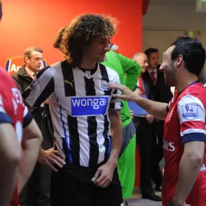 Santi Cazorla (Arsenal) Fabricio Coloccini (Newcastle). Arsenal 2: 0 Newcastle United Santi Cazorla (Arsenal) Fabricio Coloccini (Newcastle). Arsenal 2: 0 Newcastle United