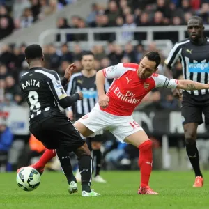 Santi Cazorla (Arsenal) Vernon Anita (Newcastle). Newcastle United 1: 2 Arsenal. Barclays