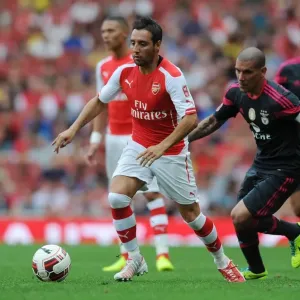 Santi Cazorla Outmaneuvers Maxi Pereira: Arsenal vs Benfica, Emirates Cup 2014 Santi Cazorla Outmaneuvers Maxi Pereira: Arsenal vs Benfica, Emirates Cup 2014