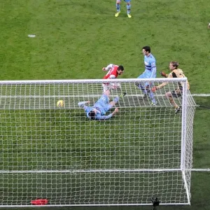 Santi Cazorla Scores Stunning Goal Against West Ham United in Arsenal Victory