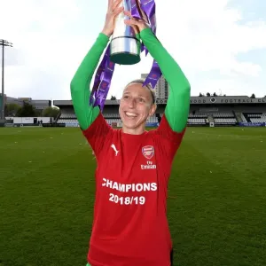 Sari van Veenendaal Lifts WSL Trophy with Arsenal Women After Manchester City Victory Sari van Veenendaal Lifts WSL Trophy with Arsenal Women After Manchester City Victory