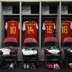 Behind the Scenes: Arsenal FC's Pre-Season Training at Colorado Rapids Dicks Sporting Goods Park - A Peek into the Changing Room