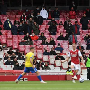Sea of Passion: Arsenal Fans Unite at Emirates Stadium