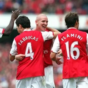 Senderos Double: Fabregas, Flamini, Toure in Triumphant Arsenal Celebration (3:2 vs Sunderland, 2007)