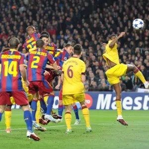 Sergio Busquets scores an own goal for Arsenal. Barcelona 3: 1 Arsenal. UEFA Champions League