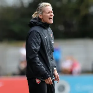 Shelley Kerr Leads Arsenal Ladies in UEFA Women's Champions League Semi-Final Clash against VfL Wolfsburg