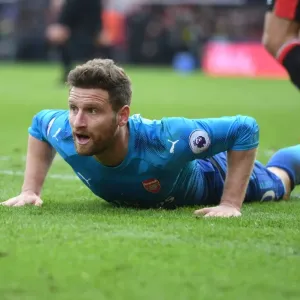 Shkodran Mustafi: Focused on the Ball at AFC Bournemouth vs Arsenal (2017-18) Shkodran Mustafi: Focused on the Ball at AFC Bournemouth vs Arsenal (2017-18)