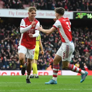 Smith Rowe and Tierney: Arsenal's Celebration of First Goal Against Brentford (2021-22) Smith Rowe and Tierney: Arsenal's Celebration of First Goal Against Brentford (2021-22)
