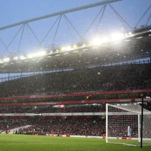 Snow falls during the match. Arsenal 2: 2 Everton. Barclays Premier League