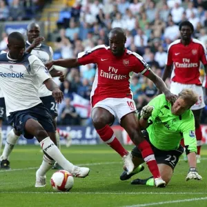 Soccer - Barclays Premier League - Bolton Wanderers v Arsenal - Reebok Stadium Soccer - Barclays Premier League - Bolton Wanderers v Arsenal - Reebok Stadium