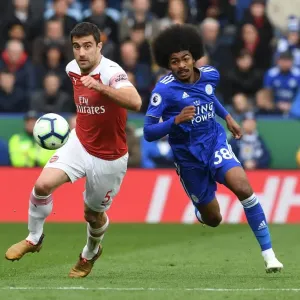 Sokratis Breaks Past Choudhury: Leicester City vs. Arsenal FC, Premier League 2018-19 Sokratis Breaks Past Choudhury: Leicester City vs. Arsenal FC, Premier League 2018-19