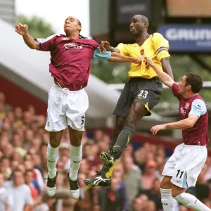 Sol Campbell (Arsenal) Anton Ferdinand (West Ham). West Ham United 0: 0 Arsenal Sol Campbell (Arsenal) Anton Ferdinand (West Ham). West Ham United 0: 0 Arsenal