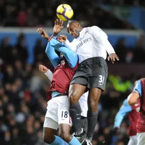 Sol Campbell (Arsenal) Emile Heskey (Villa). Aston Villa 0: 0 Arsenal. Barclays Premier League