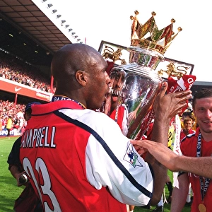 Sol Campbell Celebrates FA Premiership Title Win with Arsenal after Thrilling 4-3 Victory over Everton at Highbury (May 11, 2002)