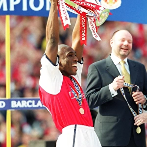 Sol Campbell Lifts the FA Premier League Trophy: Arsenal 4-3 Everton, Highbury, London, May 11, 2002