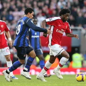 Song vs. Richardson: A Battle of Midfielders in the Stalemate at Emirages Stadium - Arsenal vs. Sunderland, 2009 Song vs. Richardson: A Battle of Midfielders in the Stalemate at Emirages Stadium - Arsenal vs. Sunderland, 2009