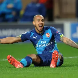 Theo Walcott in Action: Arsenal vs. AS Monaco, UEFA Champions League Round of 16 (March 2015)