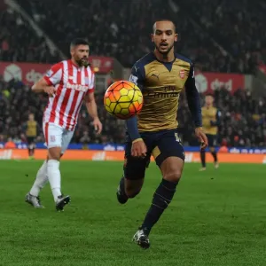 Theo Walcott in Action: Arsenal vs. Stoke City, Premier League 2015-16