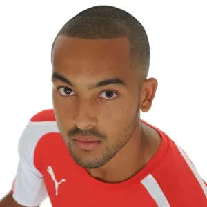 Theo Walcott at Arsenal: 2014/15 Season Photocall