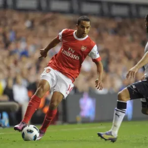 Theo Walcott (Arsenal) Benoit Assou-Ekotto (Tottenham). Tottenham Hotspur 3: 3 Arsenal