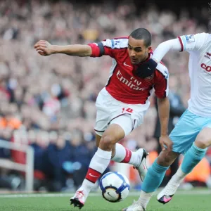 Theo Walcott (Arsenal) Chris Eagles (Burnley). Arsenal 3: 1 Burnley, Barclays Premier League