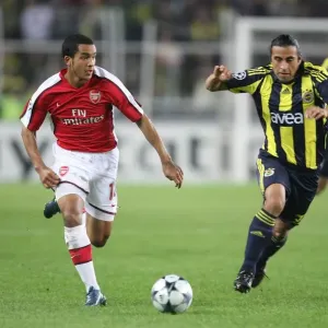Theo Walcott (Arsenal) Claudio Maldonado (Fenerbahce) Theo Walcott (Arsenal) Claudio Maldonado (Fenerbahce)