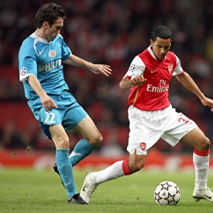 Theo Walcott (Arsenal) Csaba Feher (PSV)