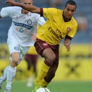 Theo Walcott (Arsenal) Domonic Purcher (Sturm Graz). Sturm Graz 0: 4 Arsenal Theo Walcott (Arsenal) Domonic Purcher (Sturm Graz). Sturm Graz 0: 4 Arsenal