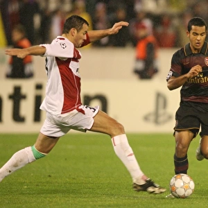 Theo Walcott (Arsenal) Erich Brabec (Slavia Prague)