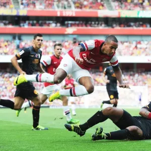 Theo Walcott (Arsenal) Felipe Melo (Galatasaray). Arsenal 1: 2 Galatasaray. Emirates Cup Day Two