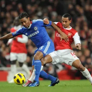 Theo Walcott (Arsenal) Flourent Malouda (Chelsea). Arsenal 3: 1 Chelsea Theo Walcott (Arsenal) Flourent Malouda (Chelsea). Arsenal 3: 1 Chelsea