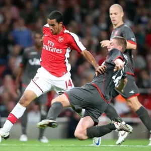 Theo Walcott (Arsenal) Jeroen Heubach (Twente)