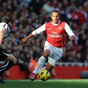 Theo Walcott (Arsenal) Jose Enrique (Newcastle). Arsenal 0: 1 Newcastle United Theo Walcott (Arsenal) Jose Enrique (Newcastle). Arsenal 0: 1 Newcastle United
