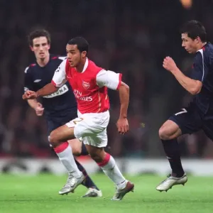 Theo Walcott (Arsenal) Marek Suchy (Slavia) Theo Walcott (Arsenal) Marek Suchy (Slavia)